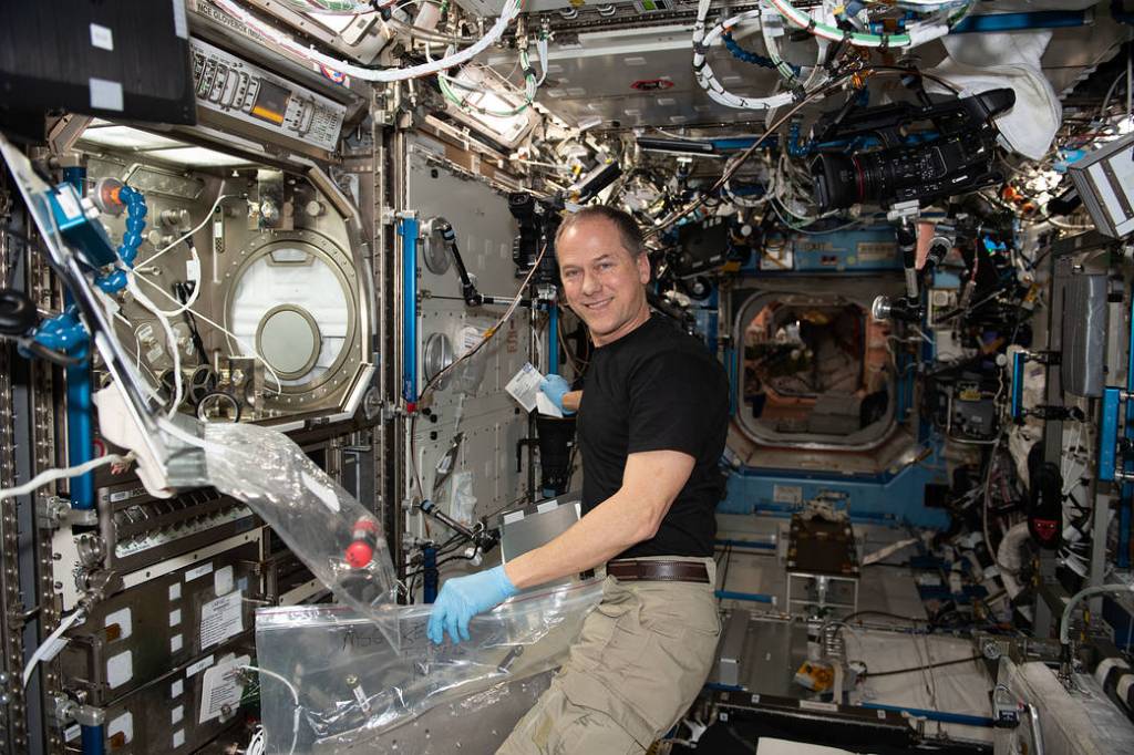 Astronaut Tom Marshburn wraps up skin tissue research operations