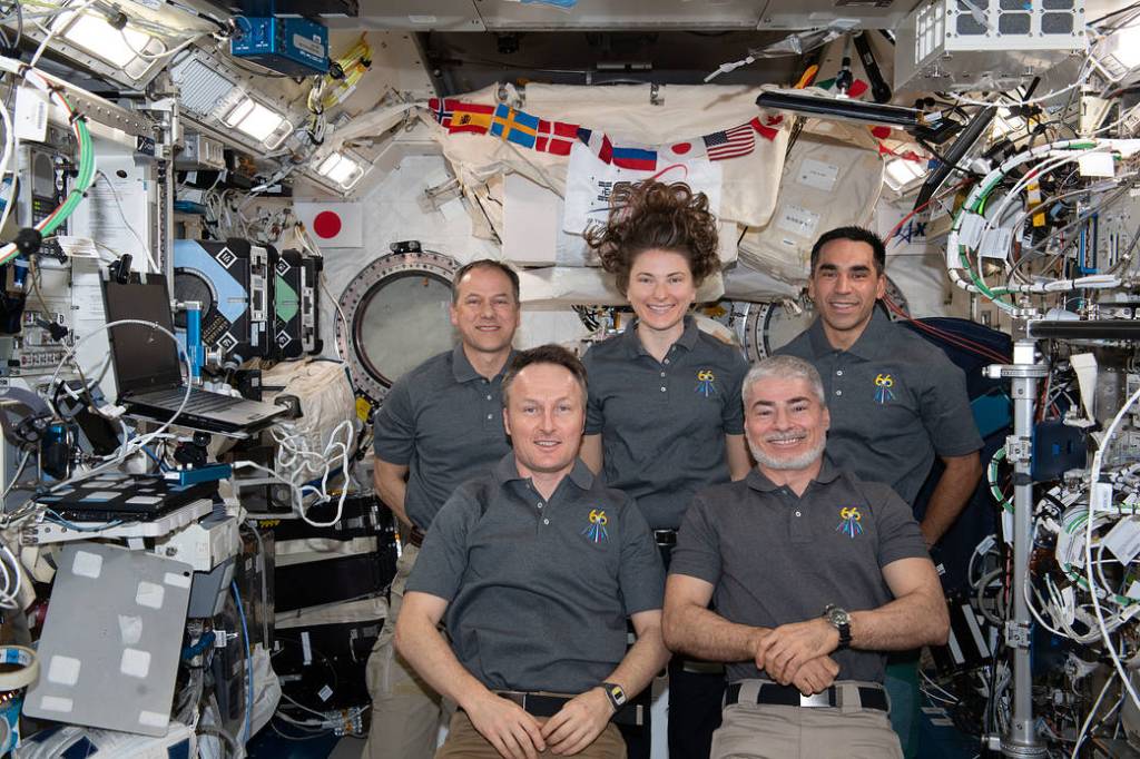 Expedition 66 Flight Engineers pose for a portrait