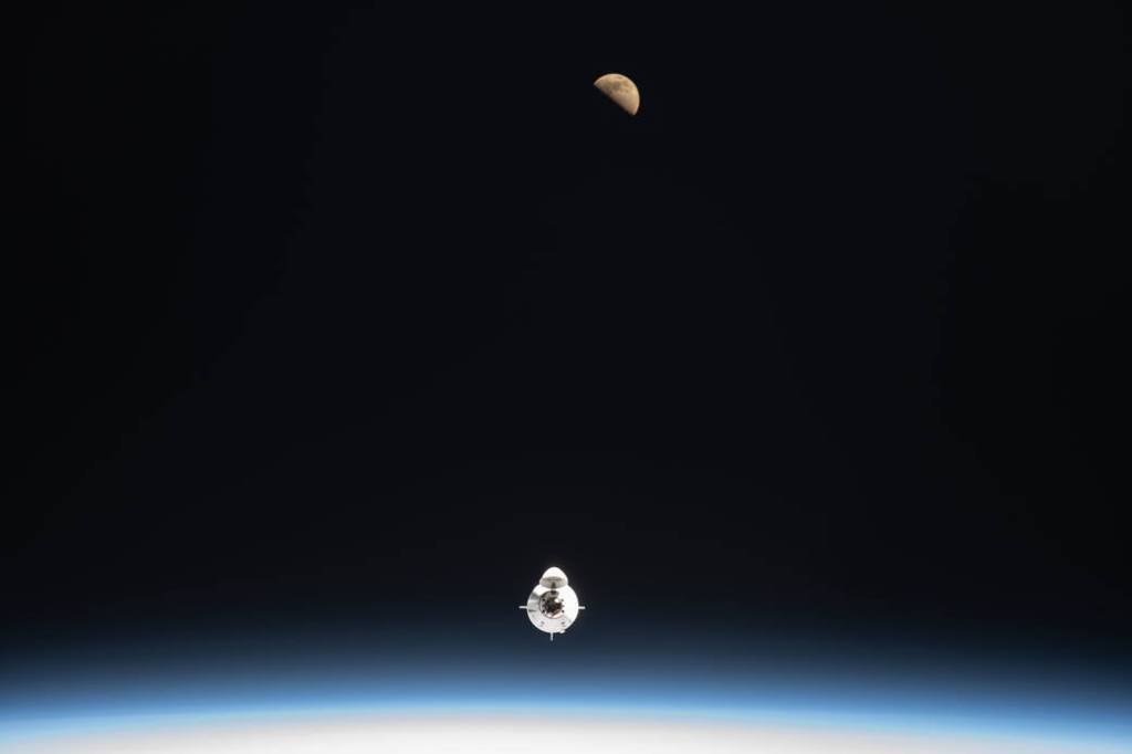 The Axiom Mission 1 approaches the station inside the SpaceX Dragon Endeavour