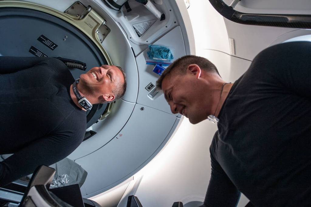 NASA astronauts Bob Hines and Kjell Lindgren