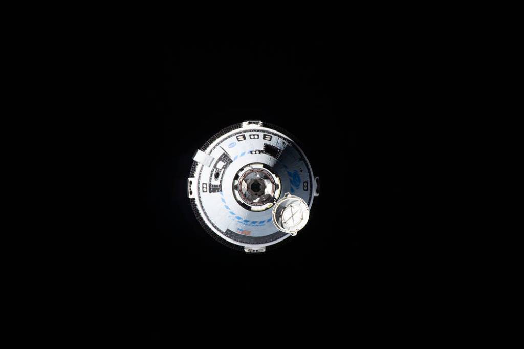 Boeing’s Starliner crew ship approaches the space station