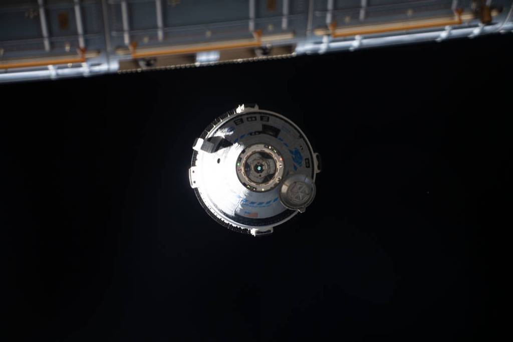 Boeing’s Starliner crew ship approaches the space station