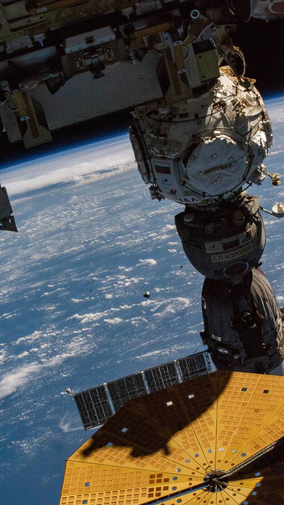 Beoing’s Starliner spacecraft departs the vicinity of the space station