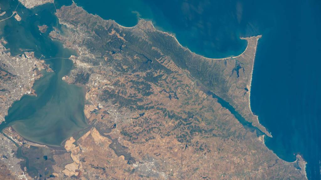 Portions of Oakland and San Francisco on San Francisco Bay