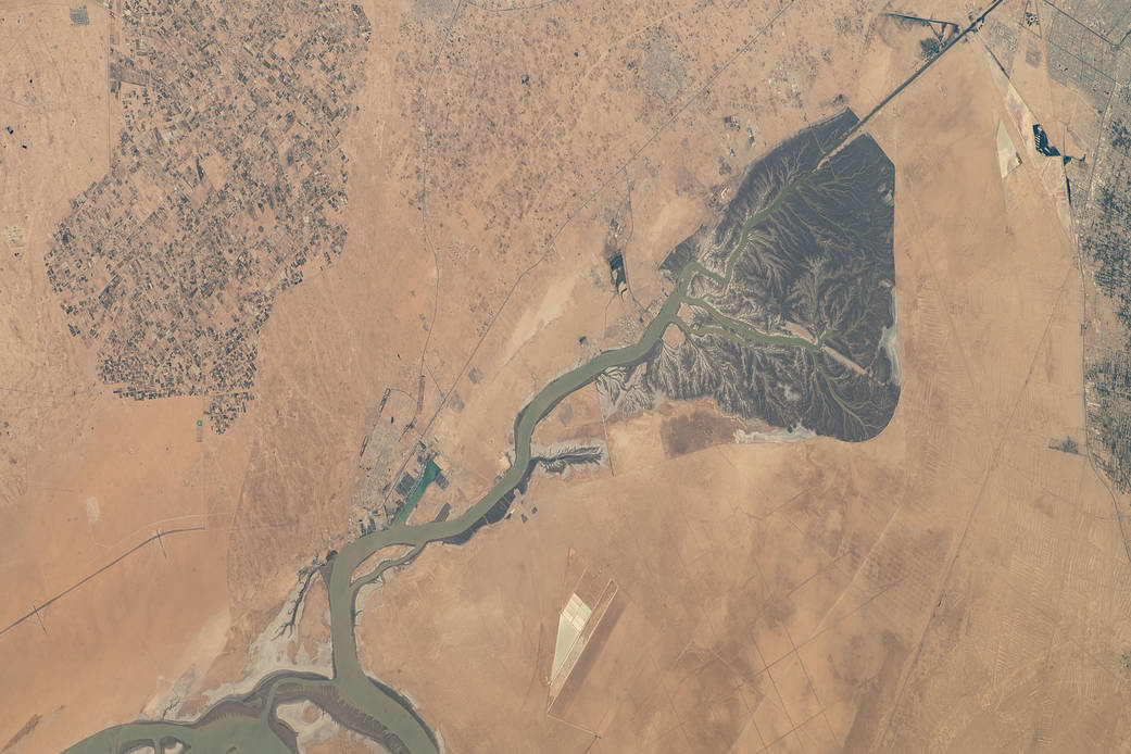 Kuwait and Iraq on the Persian Gulf coast