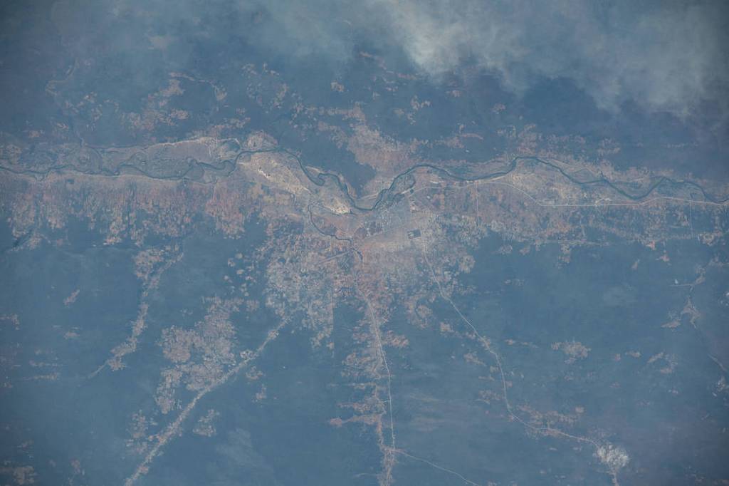 The Cubango River separates Angola and Namibia