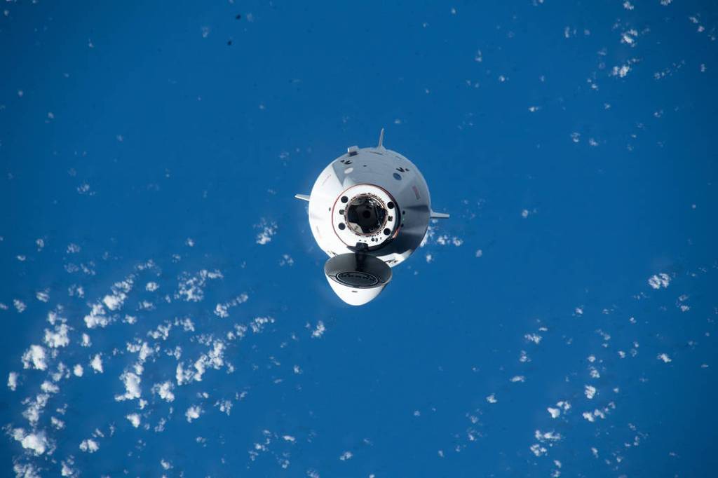 SpaceX Dragon Endurance above the Pacific Ocean