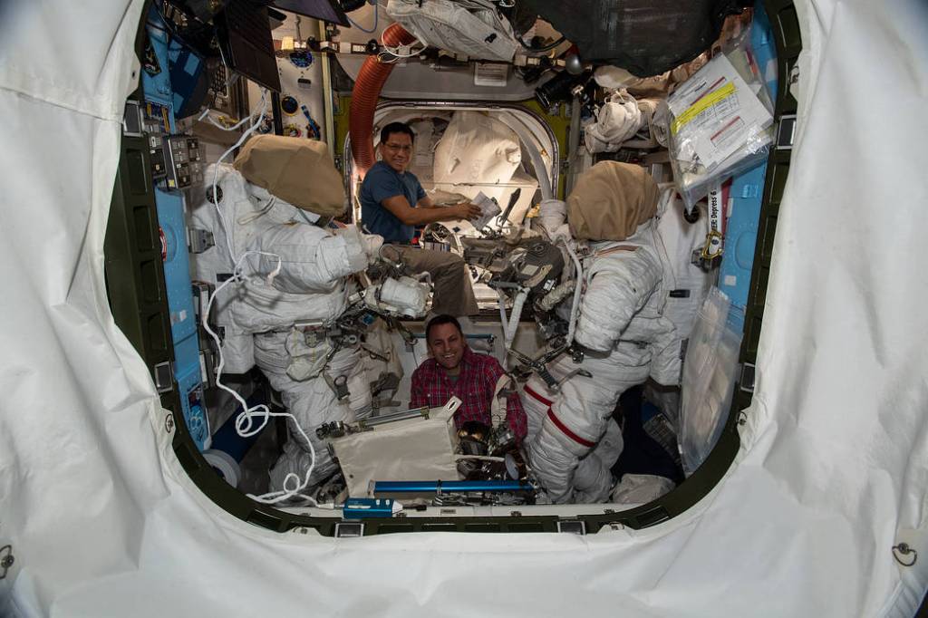 Astronauts Frank Rubio and Josh Cassada configure spacewalking tools