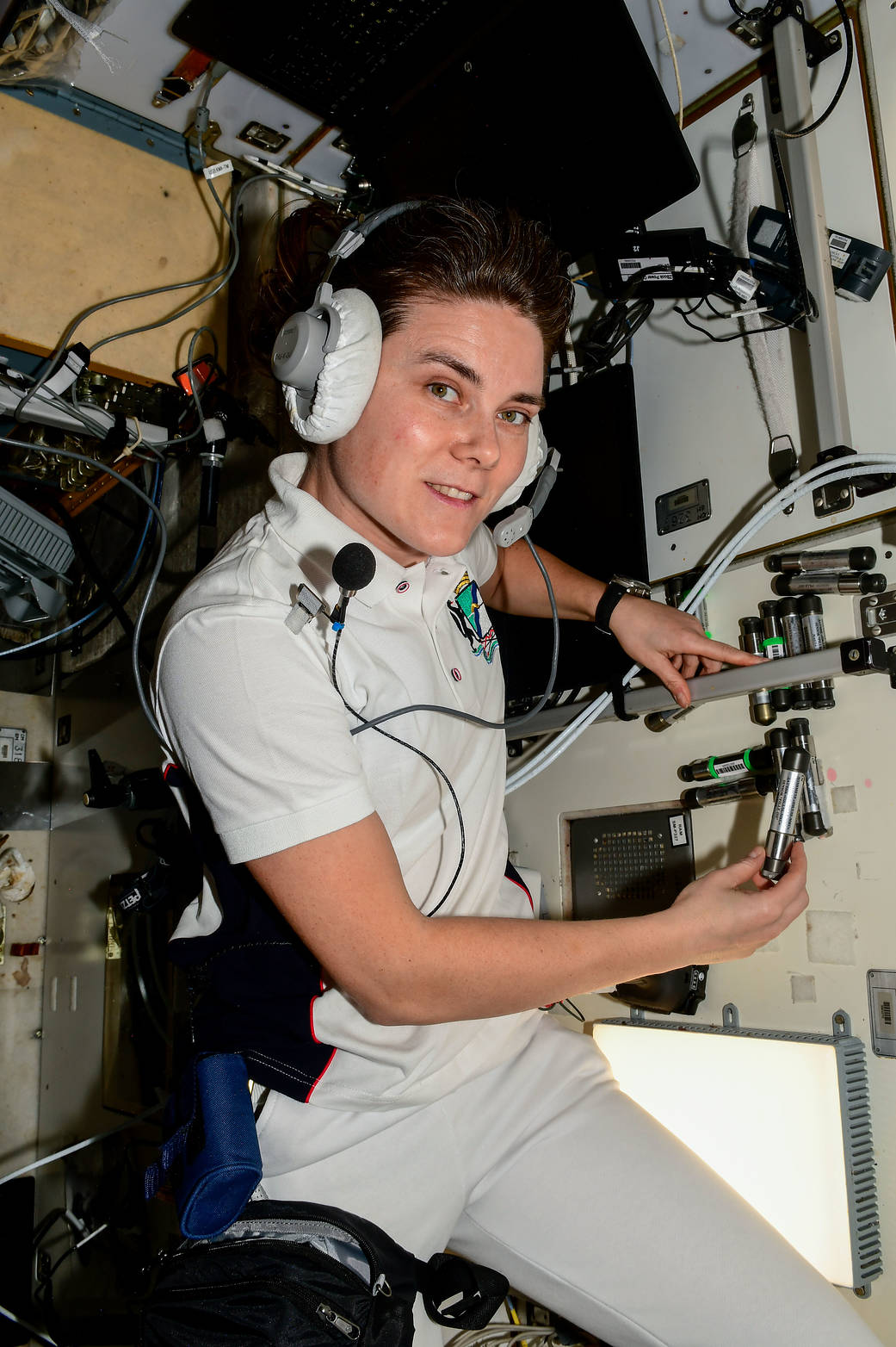 cosmonaut-anna-kikina-installs-radiation-detectors-nasa