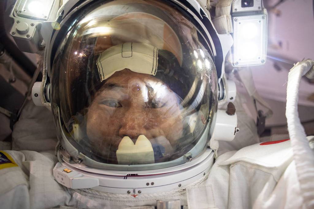 JAXA astronaut Koichi Wakata takes a “space-selfie”