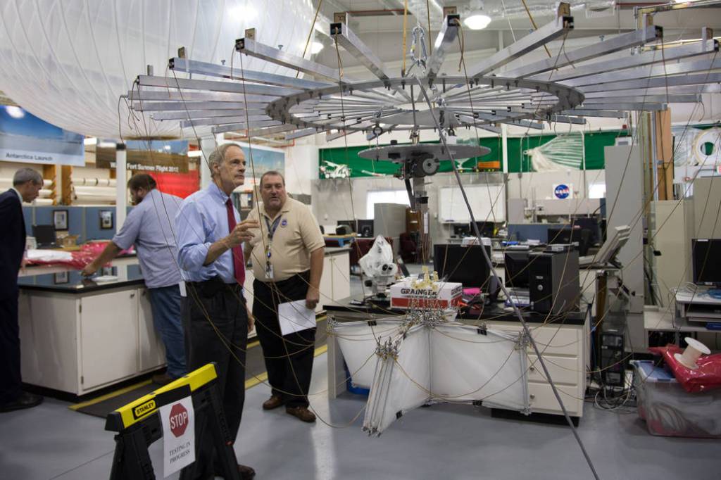 Sen. Tom Carper Visits Wallops