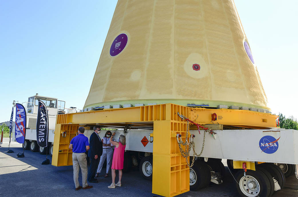 NASA Marshall Center Director Inspects SLS Rocket Hardware 