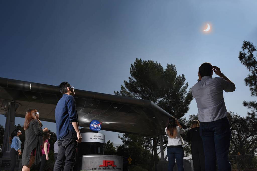 Watching the Eclipse at NASA’s Jet Propulsion Laboratory