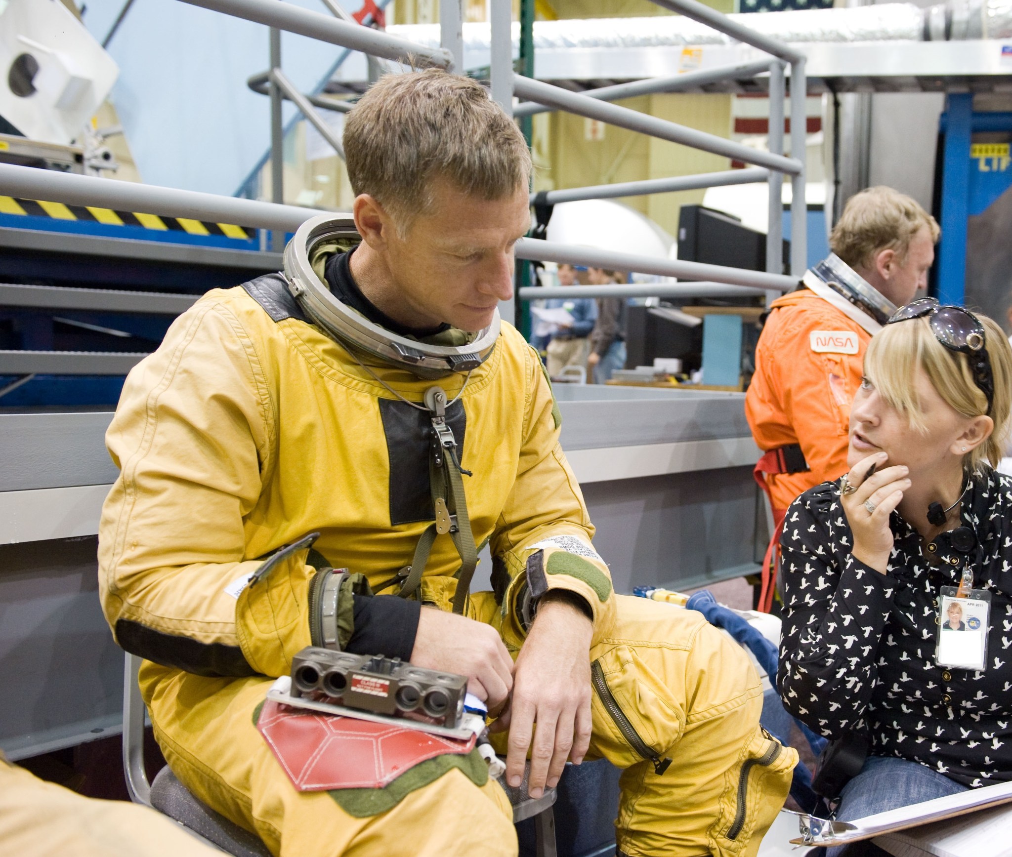 OpsHab team conducting crew debriefs