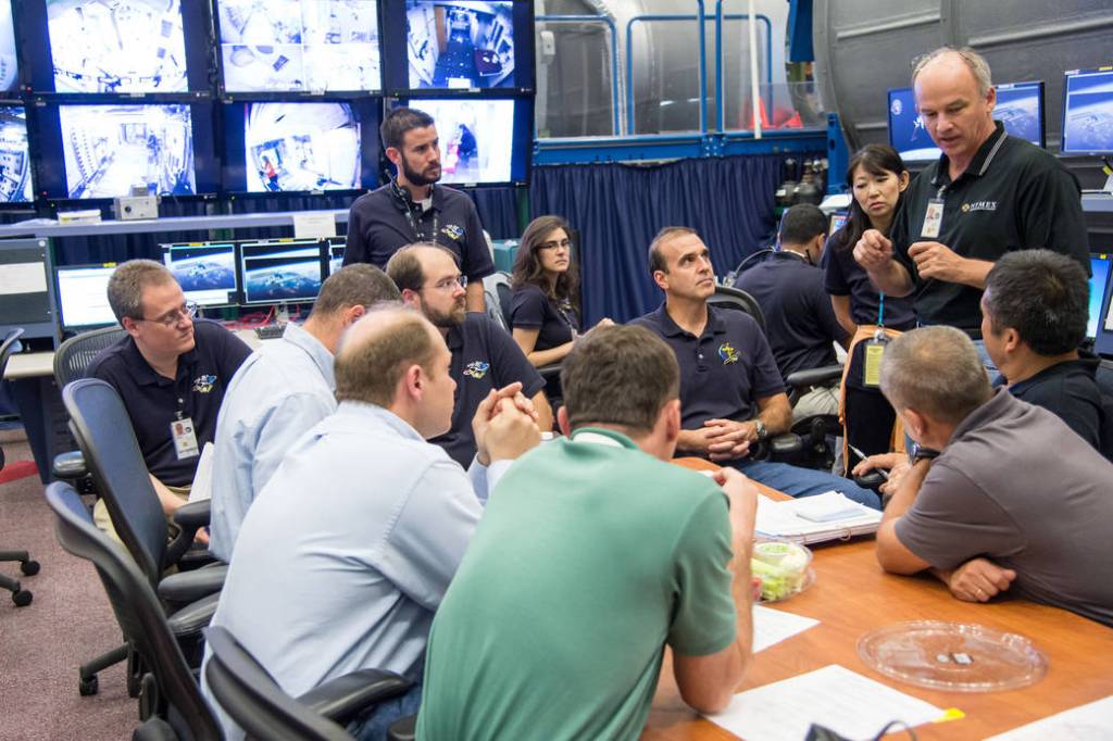Expedition 37/38 and 38/39 crew members along with crew instructors