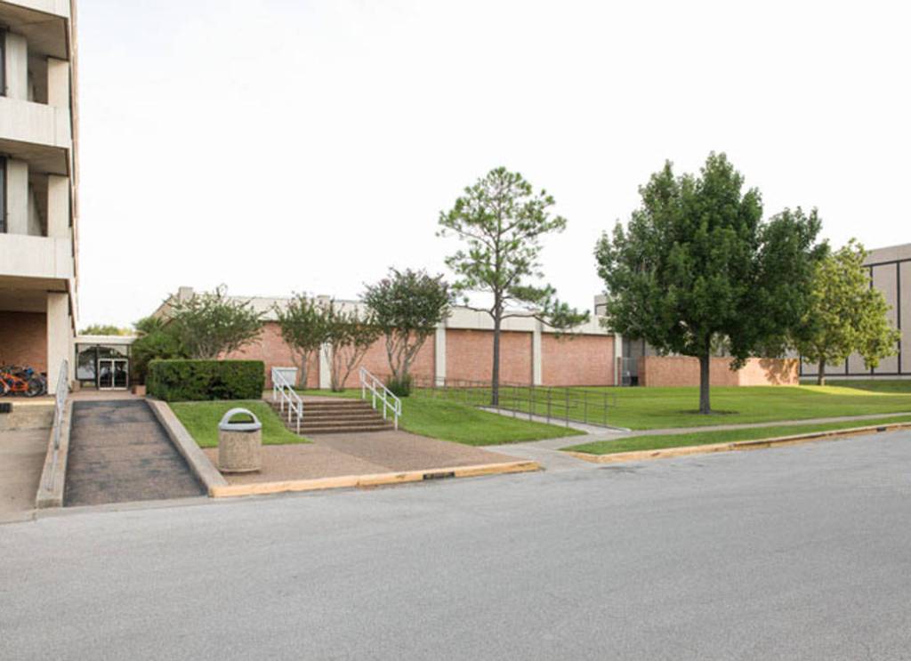 Building 45 Technical Library Before the Clinic Reconstruction