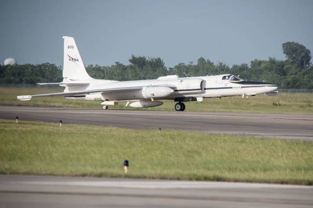 The ER-2 Aircraft Arrives at Ellington Field