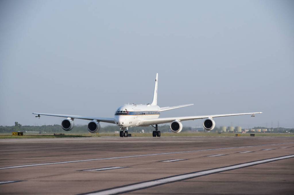 The DC-8 Aircraft Arrives at Ellington Field