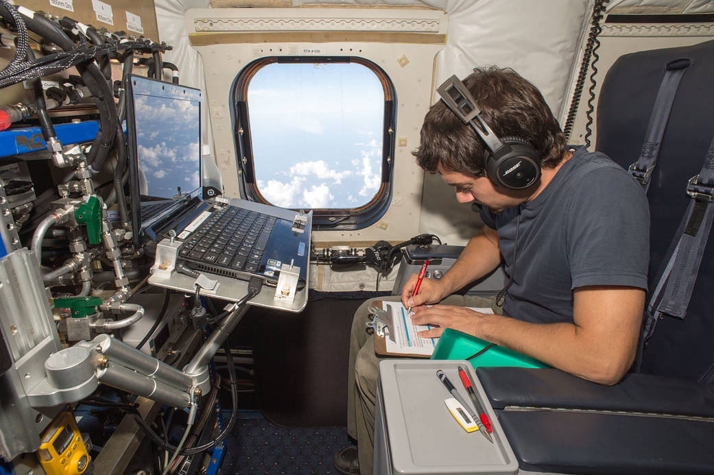 SEAC4RS Members Aboard the DC-8