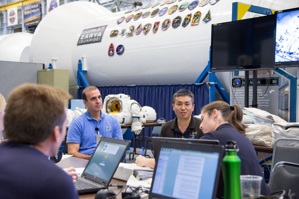 JSC2013-E-076971 Astronauts Rick Mastracchio and Koichi Wakata