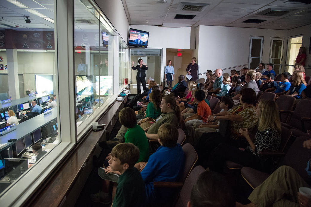 Flight Director Holly Ridings Briefs Students