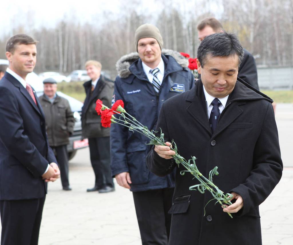 Astronaut Koichi Wakata Pays Tribute to Gagarin