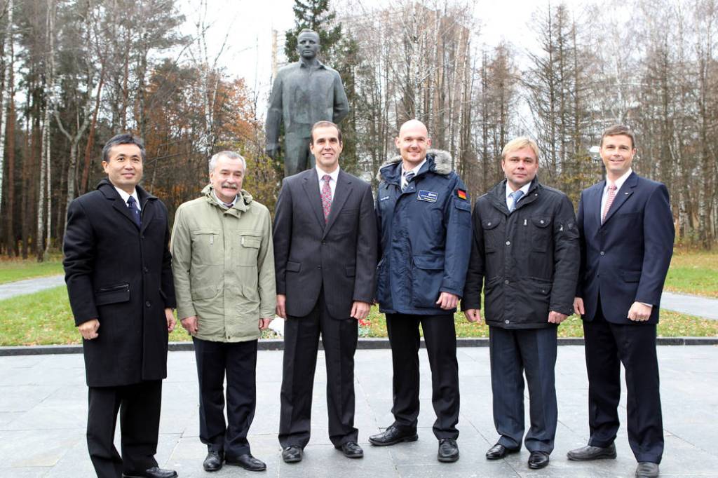 Expedition 38 Prime and Backup Crew Members
