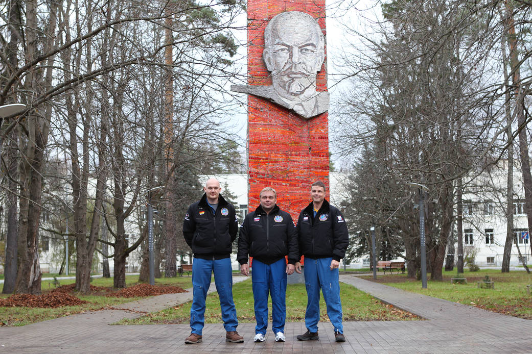 Expedition 38 back up crew members