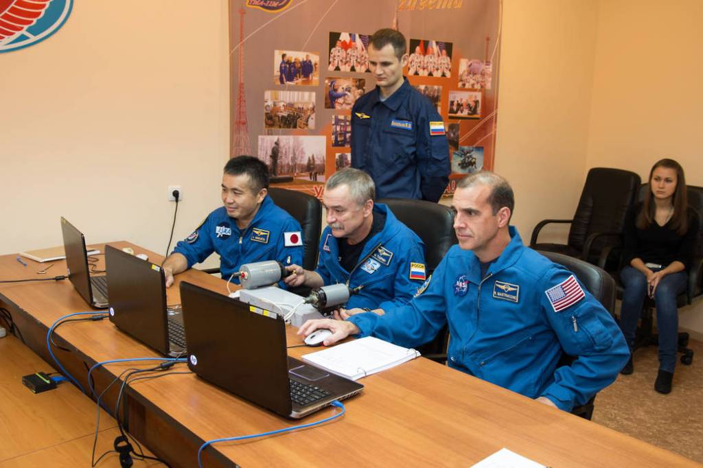 Expedition 38 Trio Trains for Station Rendezvous