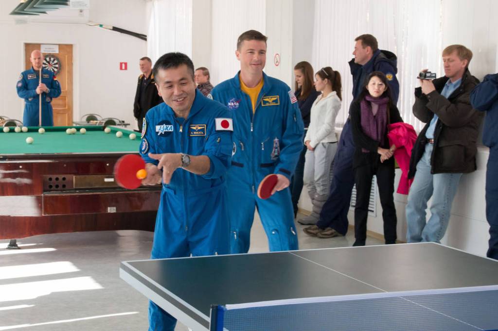 Crew Relaxes Before Soyuz Launch