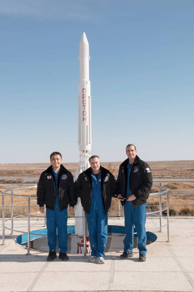 Expedition 38 Trio in Kazakhstan