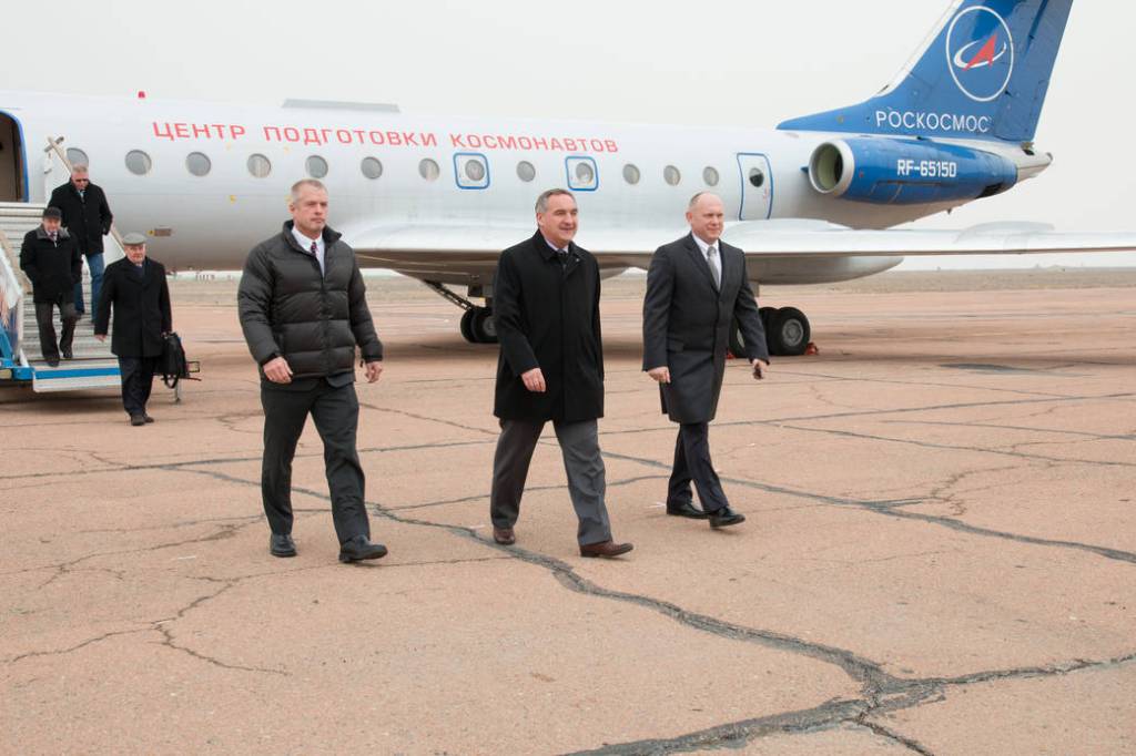 Expedition 39/40 Crew Arrives at Baikonur Cosmodrome