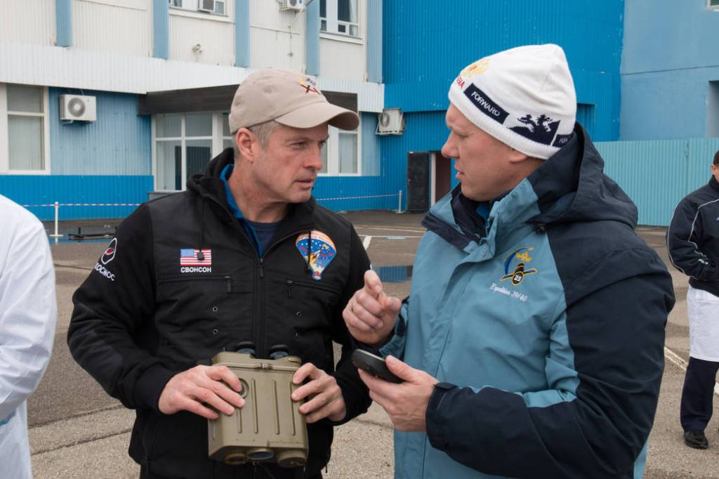 Flight Engineers Steve Swanson and Oleg Artemyev