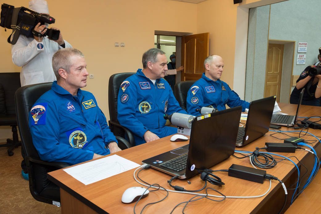 Expedition 39/40 Rehearses Rendezvous Procedures