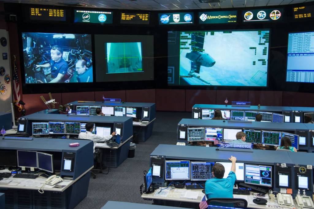 MCC Activities During SpaceX Rendezvous
