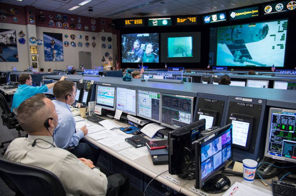 MCC Activities During SpaceX Rendezvous