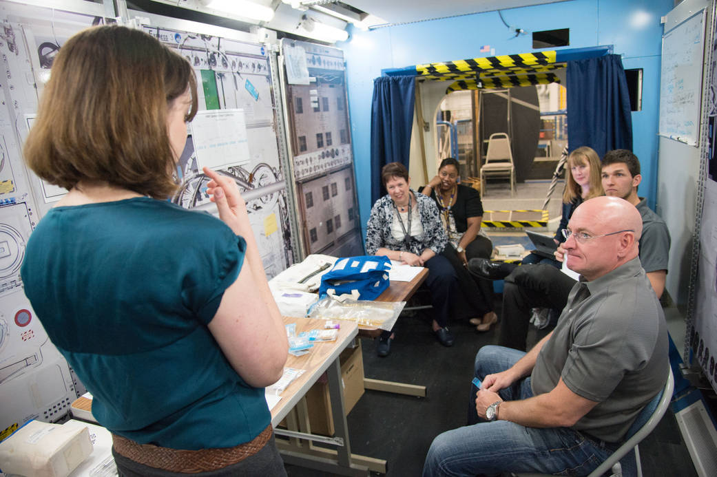 Scott Kelly Participates in Biological Sampling Training