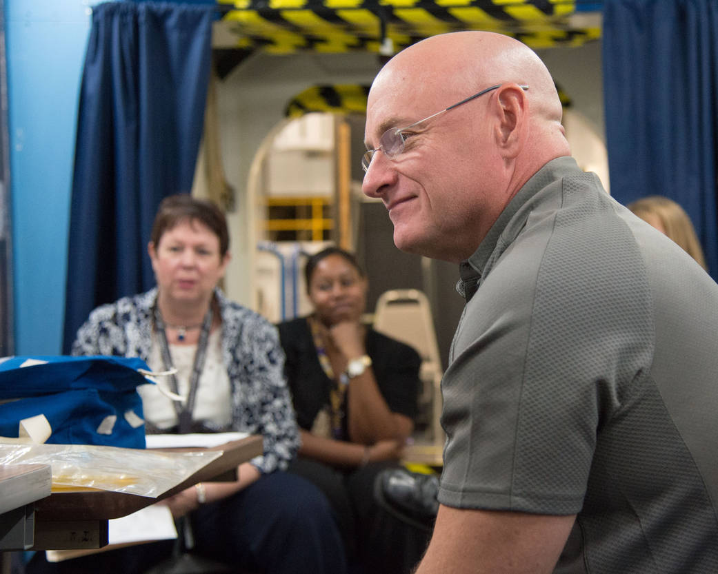 Scott Kelly Participates in Biological Sampling Training