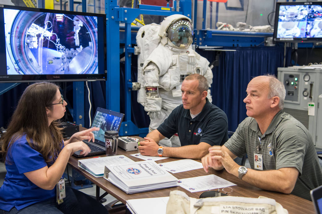 Astronauts Jeff Williams and David Saint-Jacques