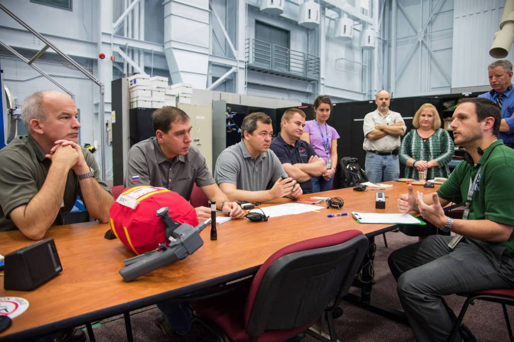 Expedition 47/48 and Expedition 45/46 Crew Members