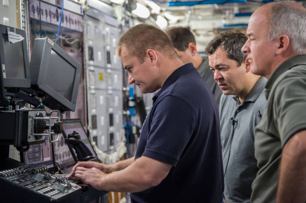 Expedition 45/46 and Expedition 47/48 Crew Members