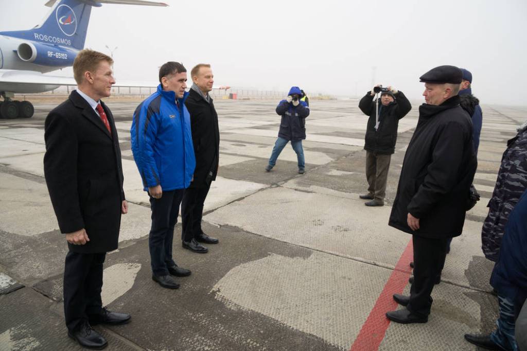 Expedition 46-47 Crew Members Arrive in Baikonur, Kazakhstan