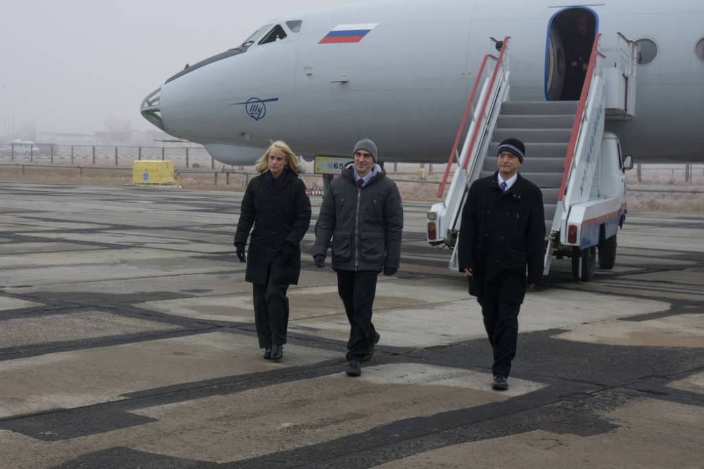 Expedition 46-47 Backup Crew Members Arrive in Baikonur, Kazakhstan