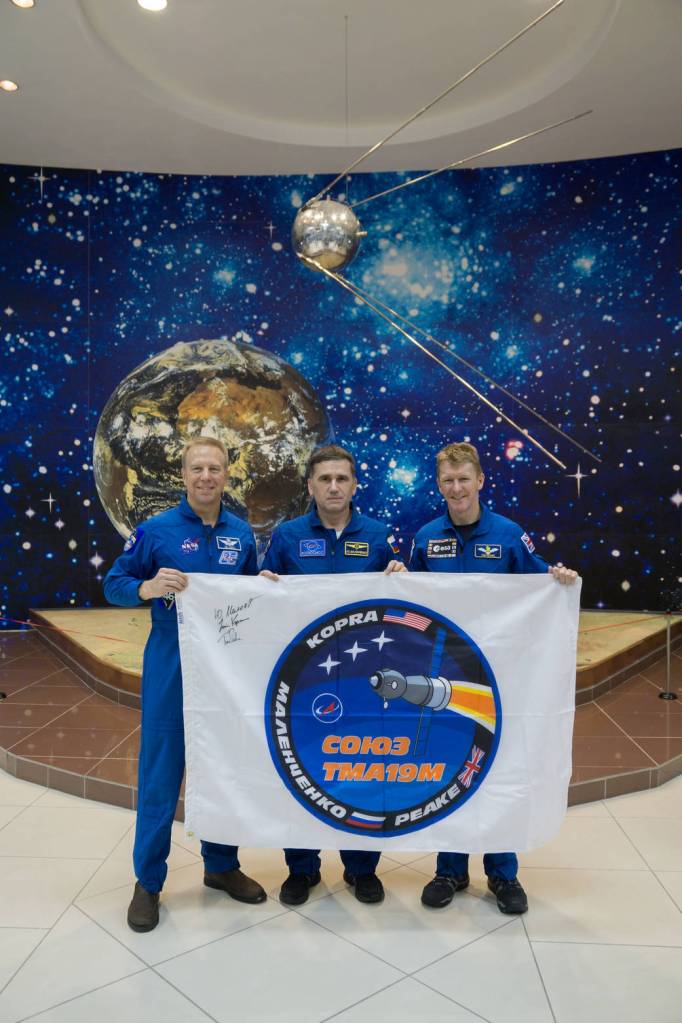Expedition 46-47 Crew Members Display Logo Flag