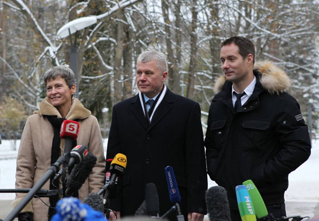 Expedition 50-51 Crew Talks To Reporters