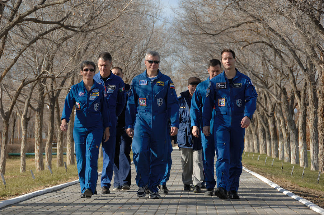  Expedition 50-51 crew members