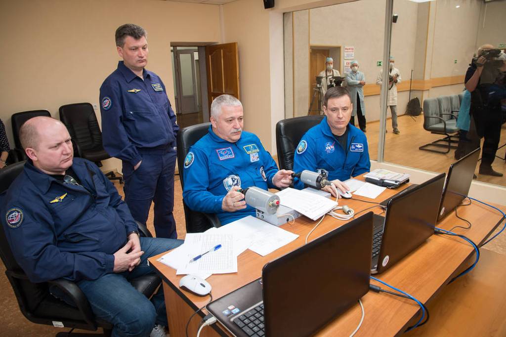 Expedition 51 Practices Rendezvous Techniques