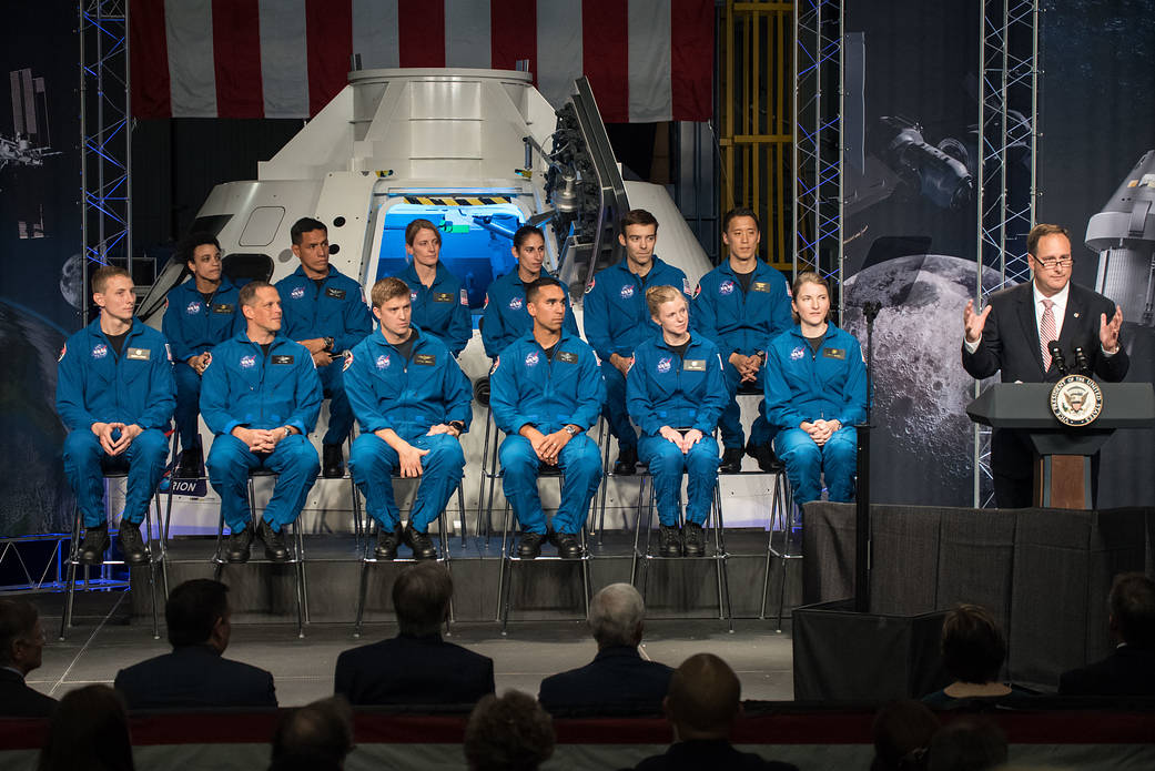 Acting Administrator Lightfoot speaks with 2017 astronaut candidates on stage
