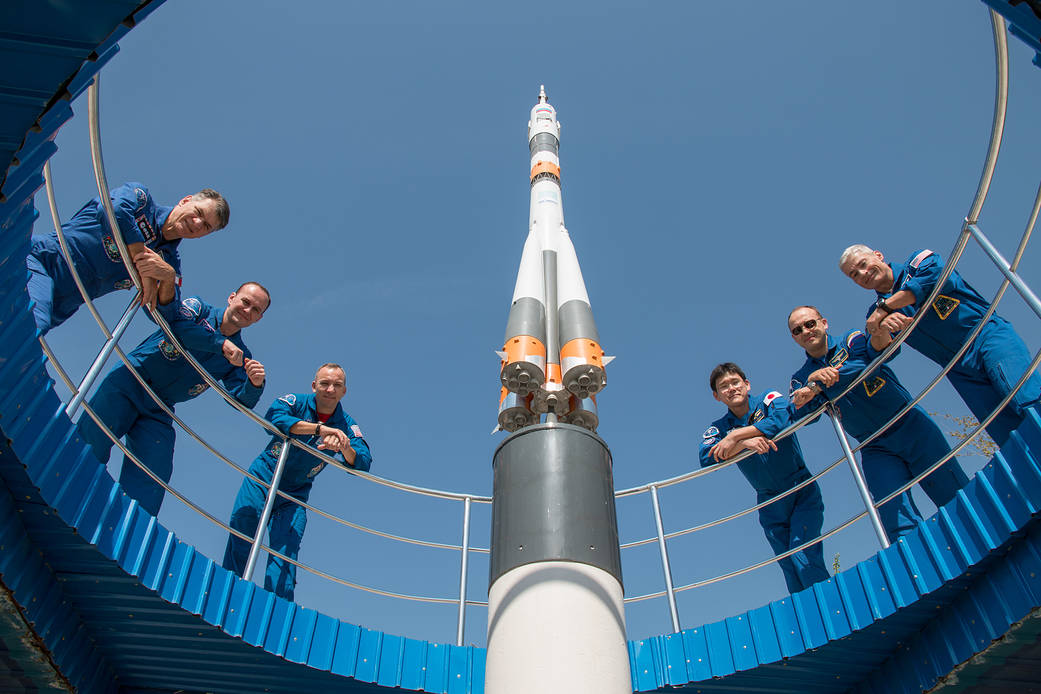 Expedition 52-53 prime and backup crew members