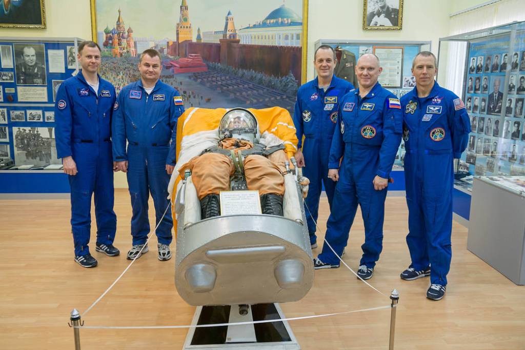 Expedition 55 Prime and Backup Crews Tour Museum